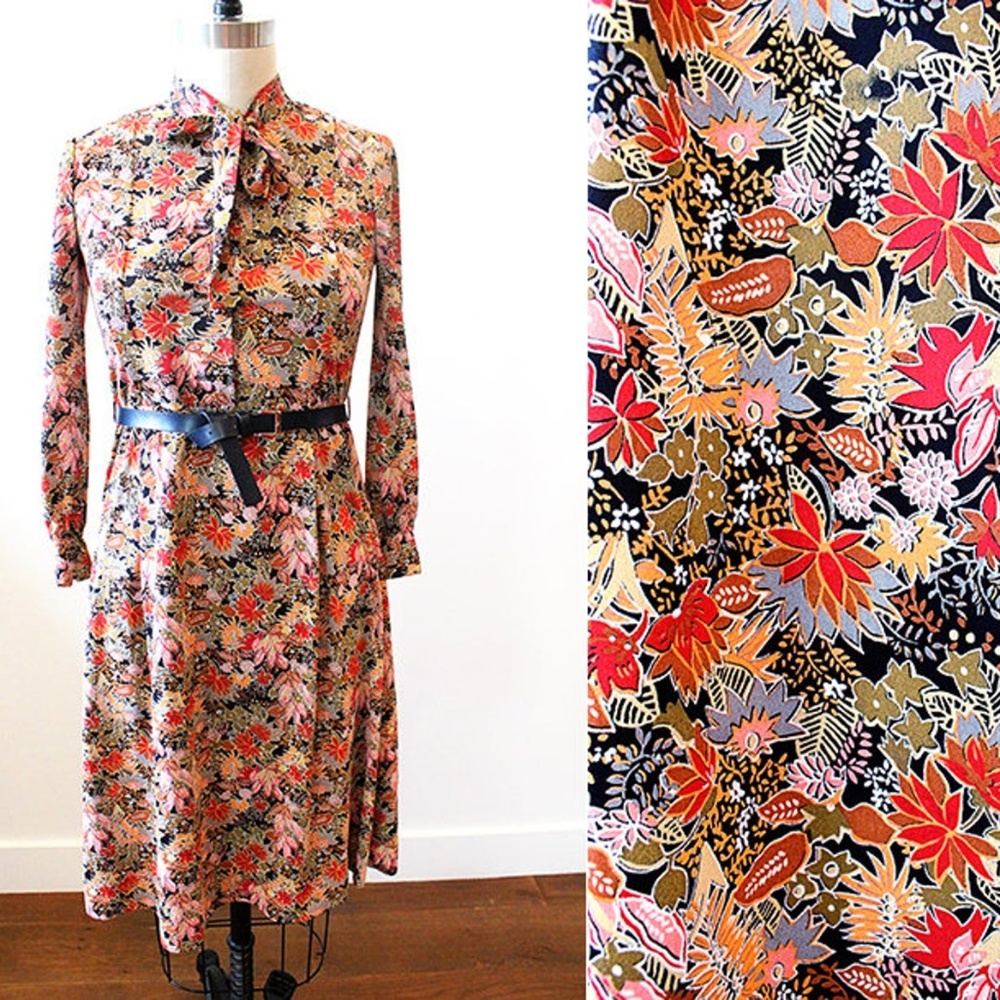 Vtg Gucci-esque Floral Button High Collar Dress